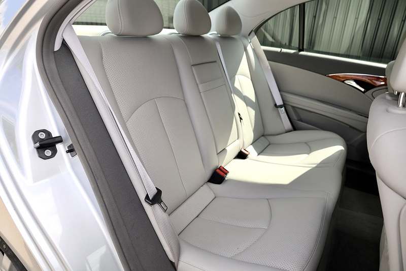 Mercedes-Benz E280 Elegance 3.0 V6 Petrol + 2 Former Keepers + 16 Services + Exceptional Image 14