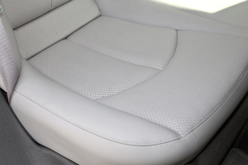 Mercedes-Benz E280 Elegance 3.0 V6 Petrol + 2 Former Keepers + 16 Services + Exceptional Image 25