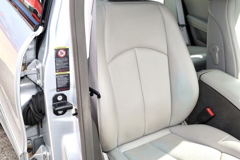 Mercedes-Benz E280 Elegance 3.0 V6 Petrol + 2 Former Keepers + 16 Services + Exceptional Image 30