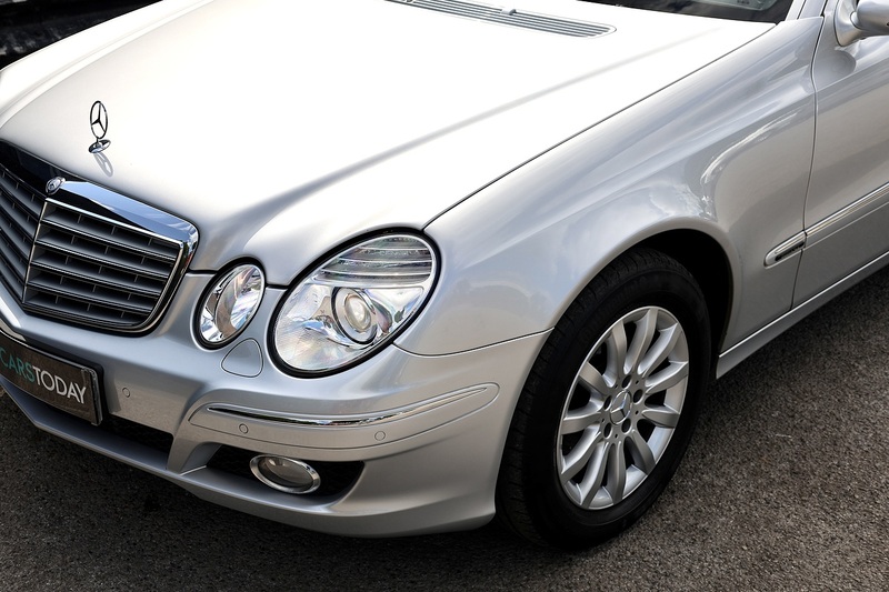 Mercedes-Benz E280 Elegance 3.0 V6 Petrol + 2 Former Keepers + 16 Services + Exceptional Image 35