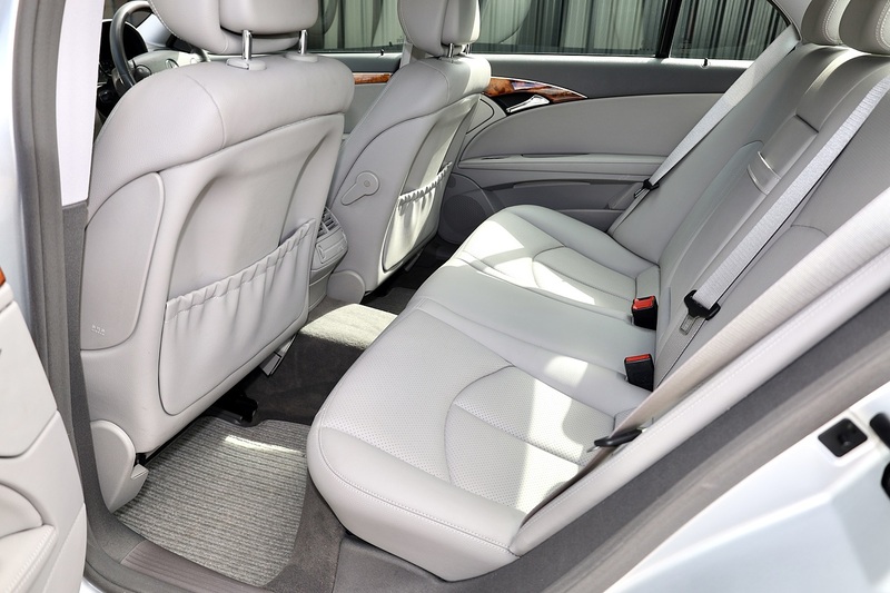 Mercedes-Benz E280 Elegance 3.0 V6 Petrol + 2 Former Keepers + 16 Services + Exceptional Image 28