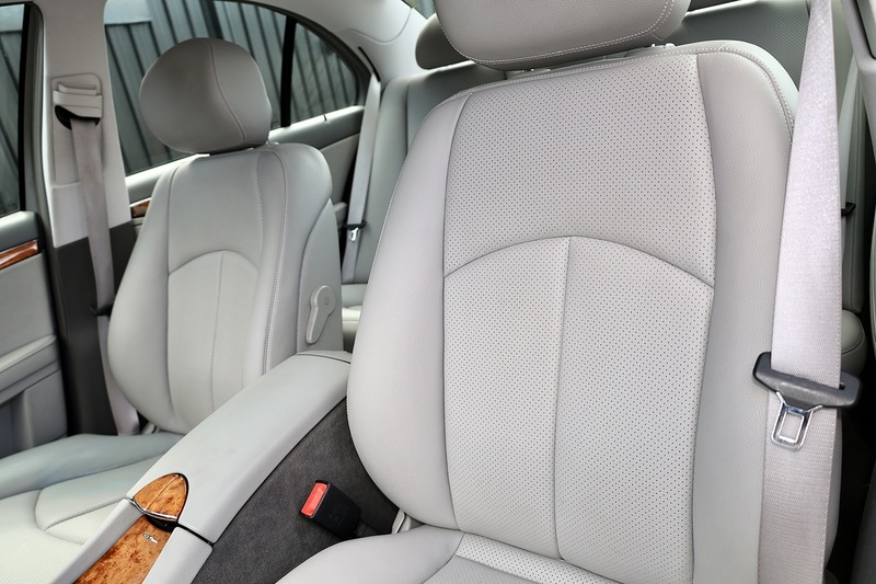Mercedes-Benz E280 Elegance 3.0 V6 Petrol + 2 Former Keepers + 16 Services + Exceptional Image 27