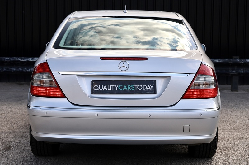 Mercedes-Benz E280 Elegance 3.0 V6 Petrol + 2 Former Keepers + 16 Services + Exceptional Image 4
