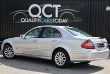 Mercedes-Benz E280 Elegance 3.0 V6 Petrol + 2 Former Keepers + 16 Services + Exceptional - Thumb 9