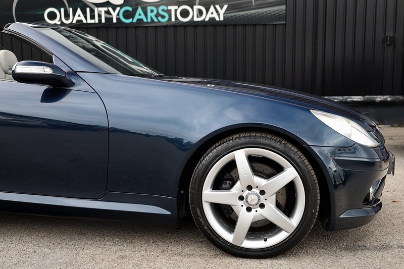 Mercedes-Benz SLK 350 AMG 1 Former Keeper + AMG Styling + Air Scarf + Memory Pack Image 19