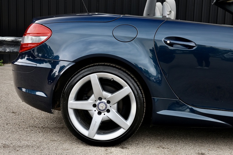 Mercedes-Benz SLK 350 AMG 1 Former Keeper + AMG Styling + Air Scarf + Memory Pack Image 18