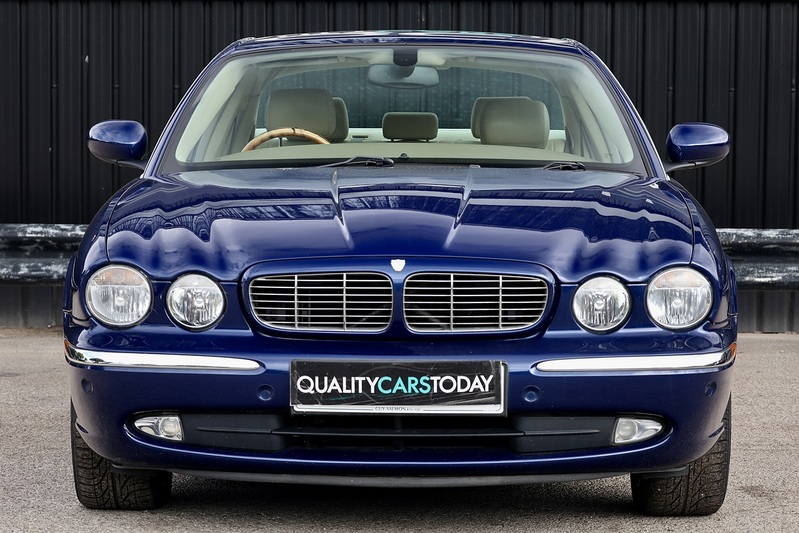 Jaguar XJ6 2 Former Keepers + 17 Services + Very Clean Example Image 3