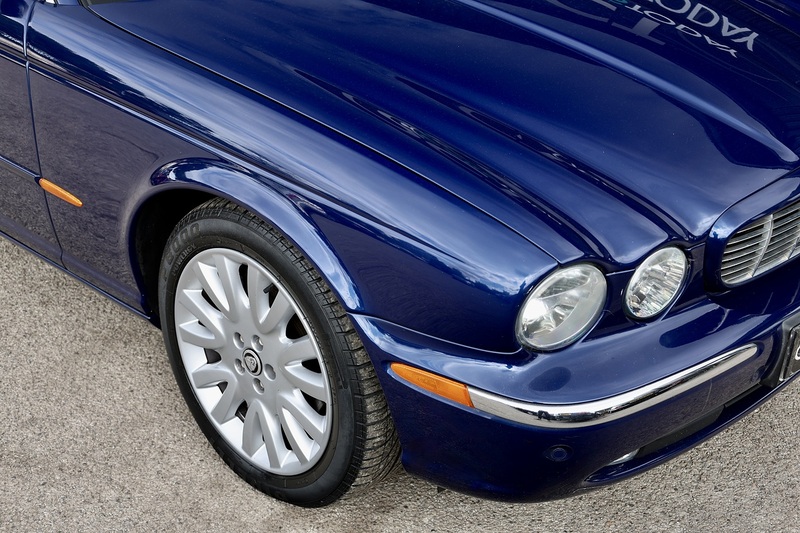 Jaguar XJ6 2 Former Keepers + 17 Services + Very Clean Example Image 15