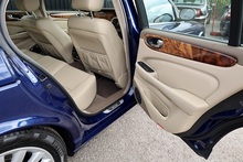 Jaguar XJ6 2 Former Keepers + 17 Services + Very Clean Example - Thumb 19