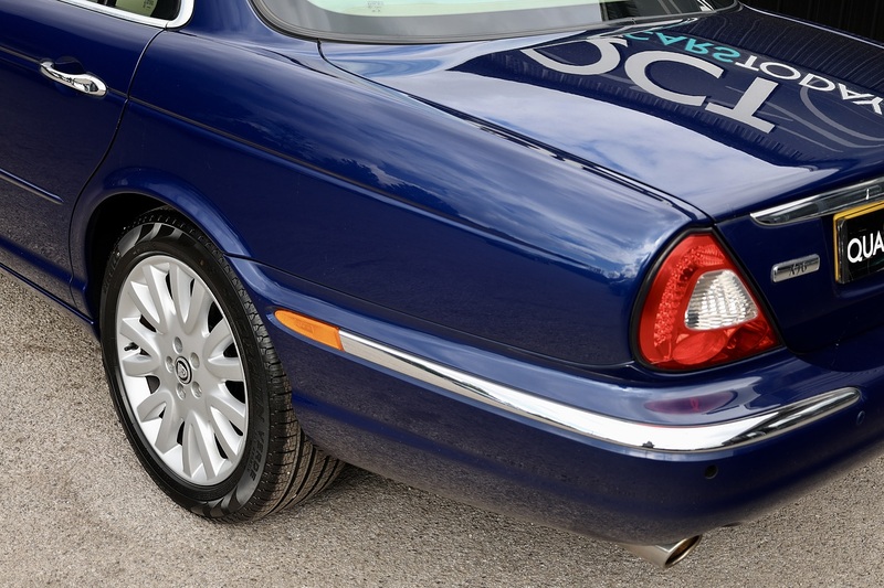 Jaguar XJ6 2 Former Keepers + 17 Services + Very Clean Example Image 30