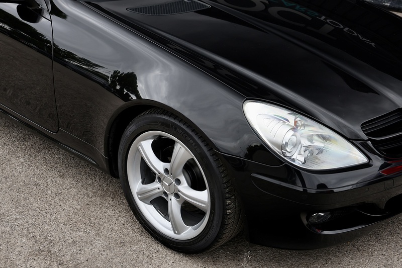 Mercedes-Benz SLK 200K 1 Owner + Air Scarf + Heated Seats + Luxury Climate Image 24