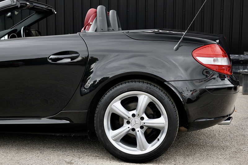 Mercedes-Benz SLK 200K 1 Owner + Air Scarf + Heated Seats + Luxury Climate Image 28