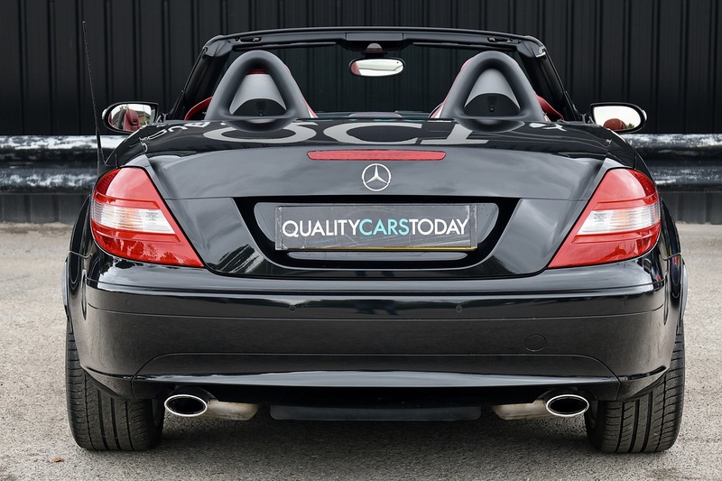 Mercedes-Benz SLK 200K 1 Owner + Air Scarf + Heated Seats + Luxury Climate Image 4