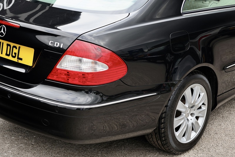 Mercedes-Benz CLK 220 CDI Elegance Lady Owner since 2013 + 15 Services + Rare Model Image 19