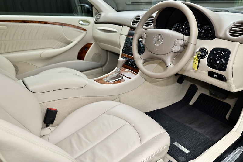 Mercedes-Benz CLK 220 CDI Elegance Lady Owner since 2013 + 15 Services + Rare Model Image 5