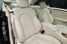 Mercedes-Benz CLK 220 CDI Elegance Lady Owner since 2013 + 15 Services + Rare Model - Thumb 8