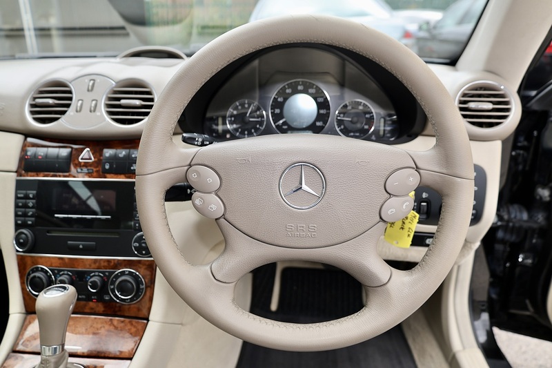 Mercedes-Benz CLK 220 CDI Elegance Lady Owner since 2013 + 15 Services + Rare Model Image 25