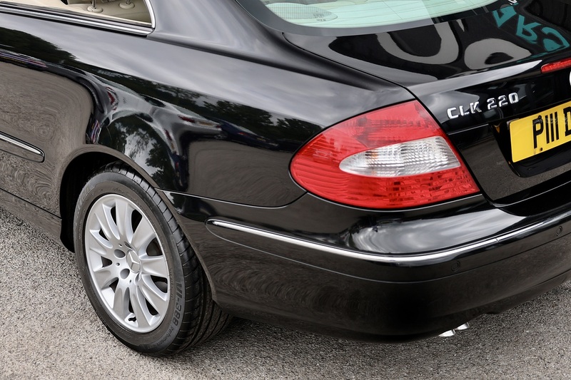 Mercedes-Benz CLK 220 CDI Elegance Lady Owner since 2013 + 15 Services + Rare Model Image 32