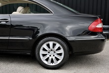 Mercedes-Benz CLK 220 CDI Elegance Lady Owner since 2013 + 15 Services + Rare Model - Thumb 31