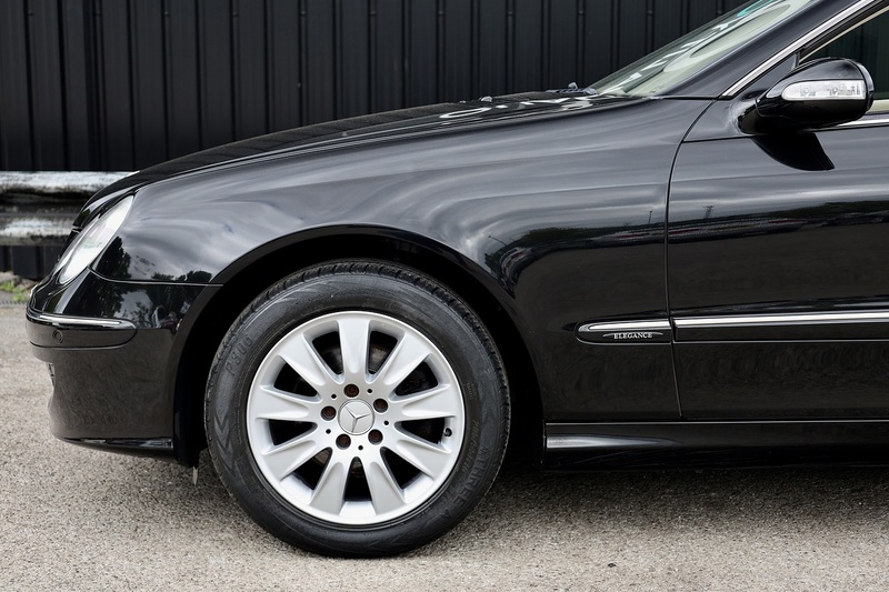 Mercedes-Benz CLK 220 CDI Elegance Lady Owner since 2013 + 15 Services + Rare Model Image 30