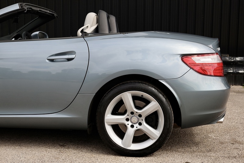 Mercedes-Benz SLK 200 1 Former Keeper + Pano Roof + COMAND Image 24
