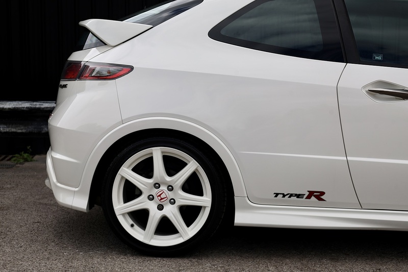Honda Civic Type R Championship White Edition 1 Owner + Just 3,325 + Exceptional Condition Image 13
