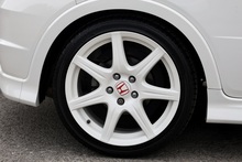 Honda Civic Type R Championship White Edition 1 Owner + Just 3,325 + Exceptional Condition - Thumb 36