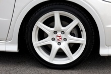 Honda Civic Type R Championship White Edition 1 Owner + Just 3,325 + Exceptional Condition - Thumb 37