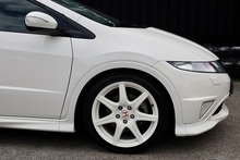 Honda Civic Type R Championship White Edition 1 Owner + Just 3,325 + Exceptional Condition - Thumb 14