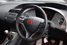 Honda Civic Type R Championship White Edition 1 Owner + Just 3,325 + Exceptional Condition - Thumb 24