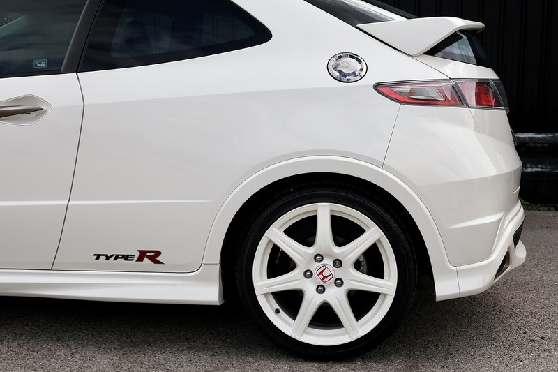 Honda Civic Type R Championship White Edition 1 Owner + Just 3,325 + Exceptional Condition Image 32
