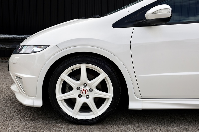 Honda Civic Type R Championship White Edition 1 Owner + Just 3,325 + Exceptional Condition Image 31
