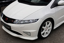 Honda Civic Type R Championship White Edition 1 Owner + Just 3,325 + Exceptional Condition - Thumb 30