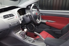 Honda Civic Type R Championship White Edition 1 Owner + Just 3,325 + Exceptional Condition - Thumb 8