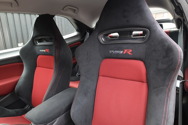 Honda Civic Type R Championship White Edition 1 Owner + Just 3,325 + Exceptional Condition Image 9