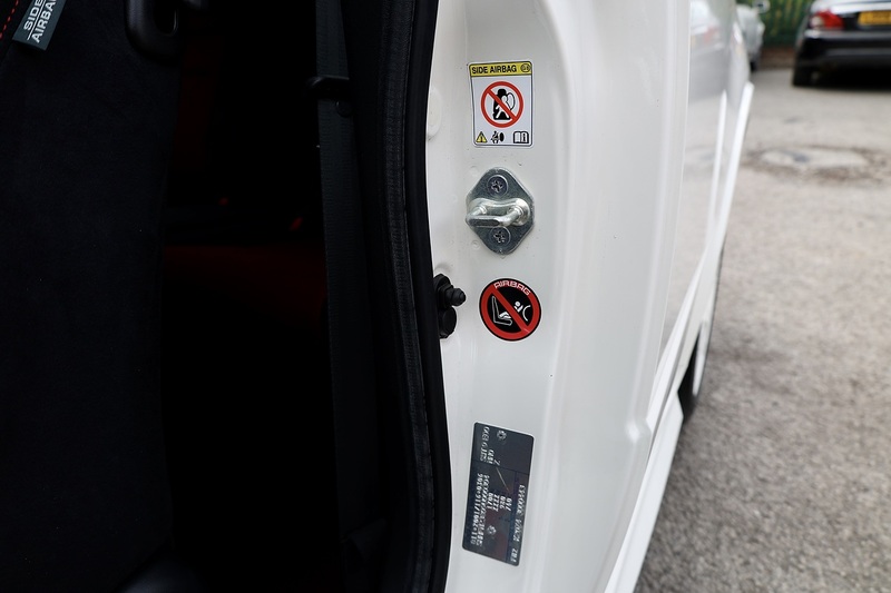 Honda Civic Type R Championship White Edition 1 Owner + Just 3,325 + Exceptional Condition Image 38