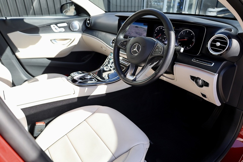 Mercedes-Benz E350d SE Premium Plus 1 Former Keeper + Full MB Main Dealer + Pano Roof + Burmester + Head Up Image 10