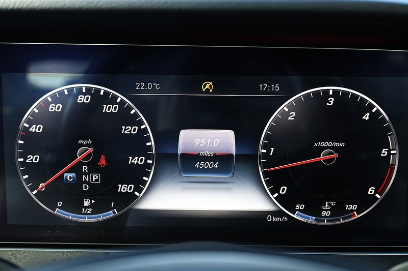 Mercedes-Benz E350d SE Premium Plus 1 Former Keeper + Full MB Main Dealer + Pano Roof + Burmester + Head Up Image 30