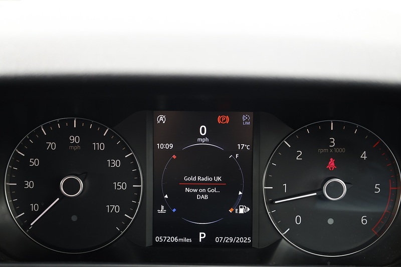 Land Rover Range Rover Velar D300 R-Dynamic S + Panoramic Roof + New Engine December 2024 Image 36