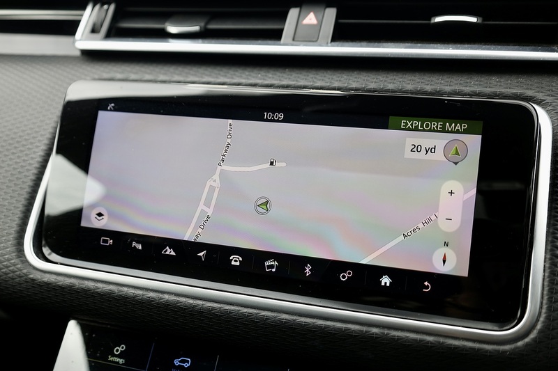 Land Rover Range Rover Velar D300 R-Dynamic S + Panoramic Roof + New Engine December 2024 Image 7