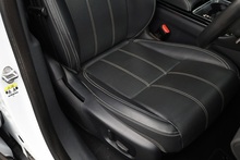 Land Rover Range Rover Velar D300 R-Dynamic S + Panoramic Roof + New Engine December 2024 - Thumb 20