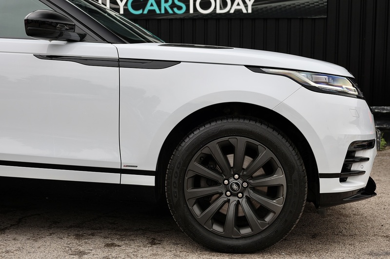 Land Rover Range Rover Velar D300 R-Dynamic S + Panoramic Roof + New Engine December 2024 Image 23