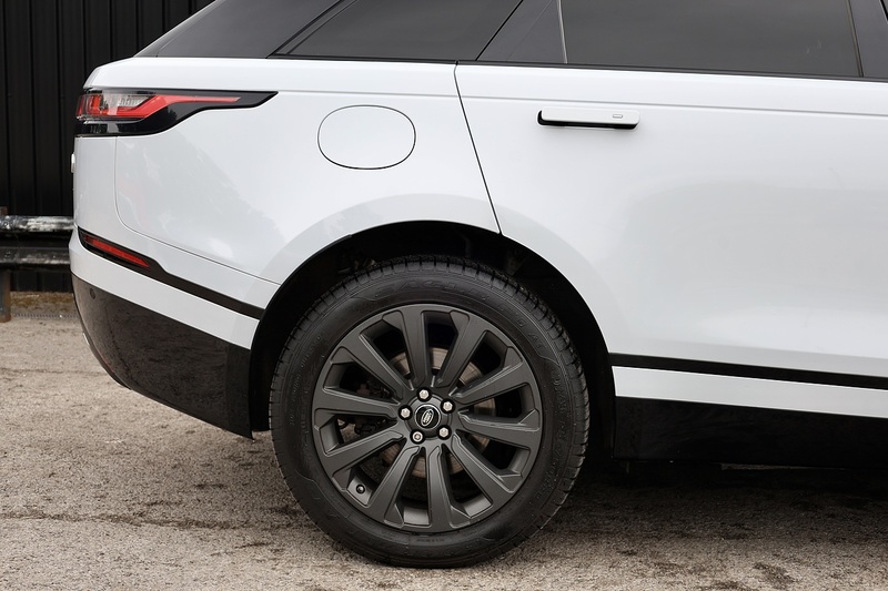 Land Rover Range Rover Velar D300 R-Dynamic S + Panoramic Roof + New Engine December 2024 Image 22