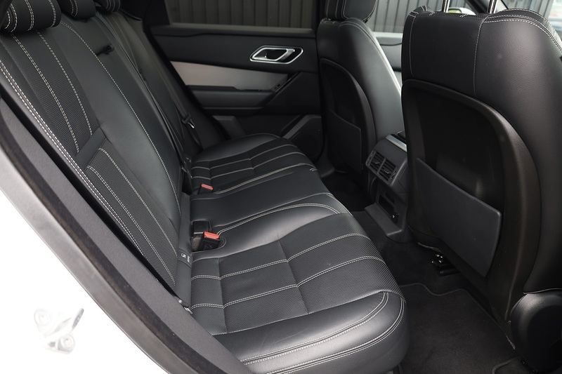 Land Rover Range Rover Velar D300 R-Dynamic S + Panoramic Roof + New Engine December 2024 Image 25