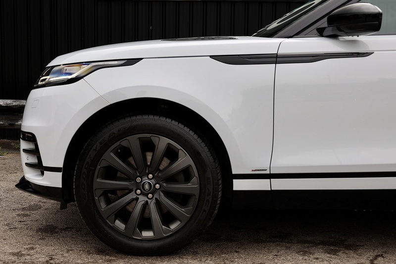 Land Rover Range Rover Velar D300 R-Dynamic S + Panoramic Roof + New Engine December 2024 Image 33