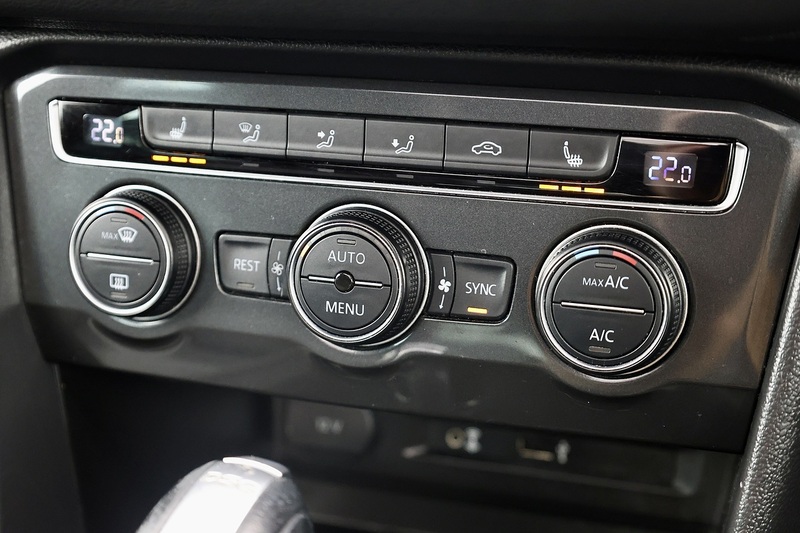 Volkswagen Tiguan TDI R-Line Pano Roof + LED Lights + Full History inc.Timing Belt Image 20