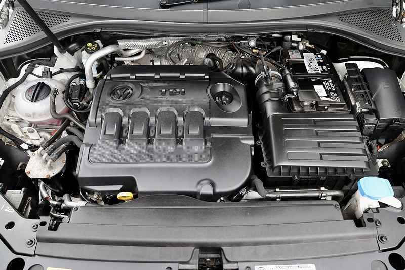 Volkswagen Tiguan TDI R-Line Pano Roof + LED Lights + Full History inc.Timing Belt Image 27