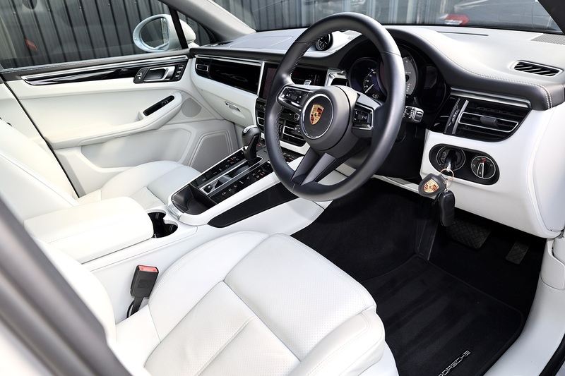 Porsche Macan S 1 Lady Owner + Porsche Warranty + Pano Roof + High Spec Image 6