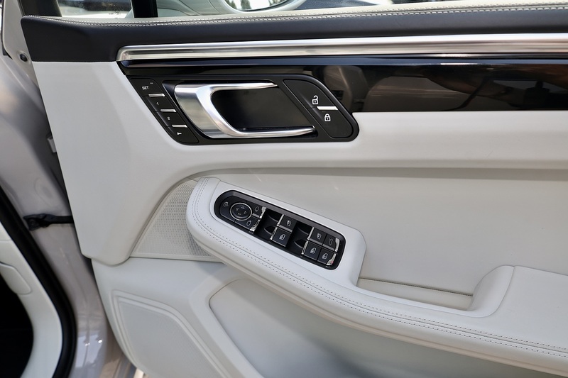 Porsche Macan S 1 Lady Owner + Porsche Warranty + Pano Roof + High Spec Image 23