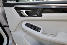 Porsche Macan S 1 Lady Owner + Porsche Warranty + Pano Roof + High Spec - Thumb 23
